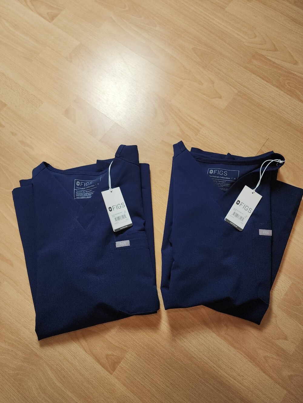 NWT Figs Leon Two-Pocket Scrub Top LOT OF 2 Men's Size Medium Navy Blue - Picture 11 of 14